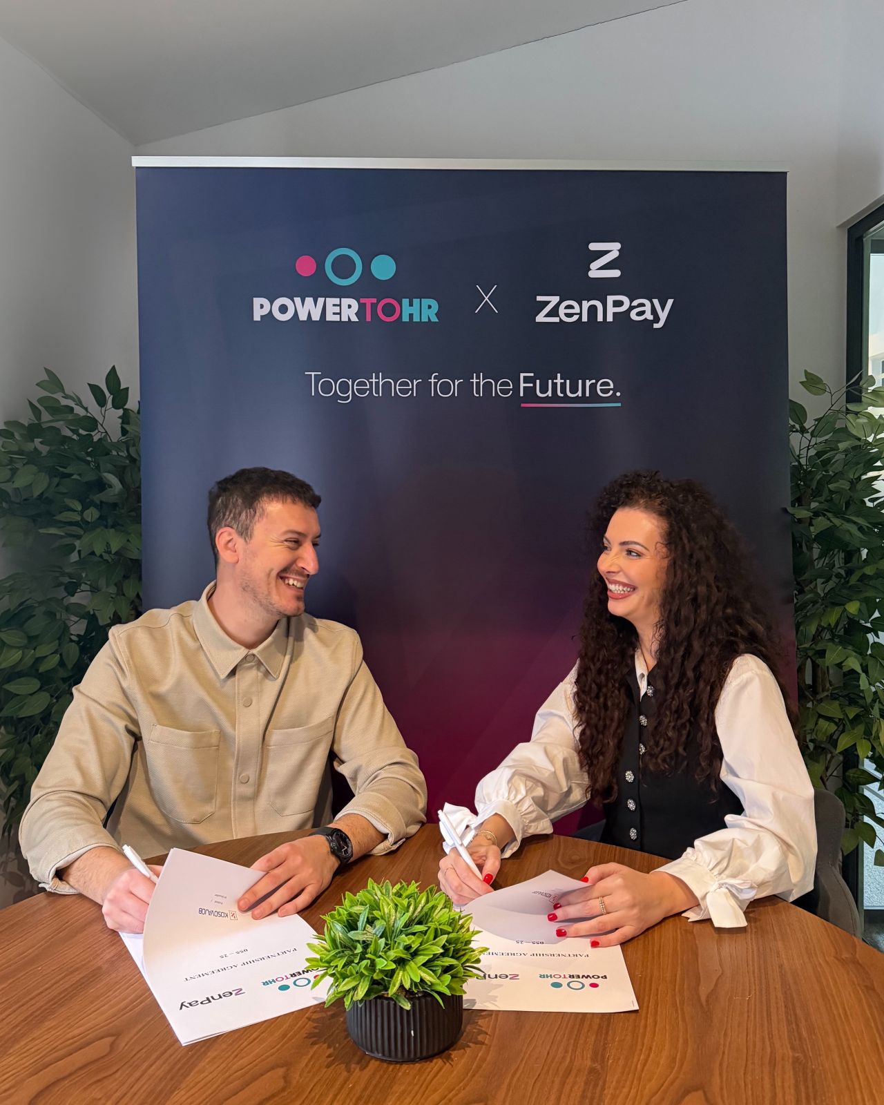 ZenPay HR, si ekspozues në PowerToHR për një përvojë më të mirë financiare